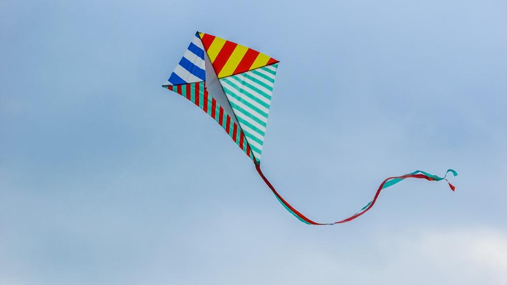 kite making-d11e357ad5114618b37ecb3d5c1584da.jpg kite making