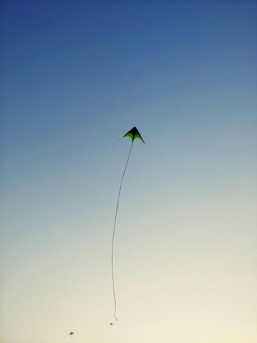 kite making-d11e357ad5114618b37ecb3d5c1584da.jpg kite making